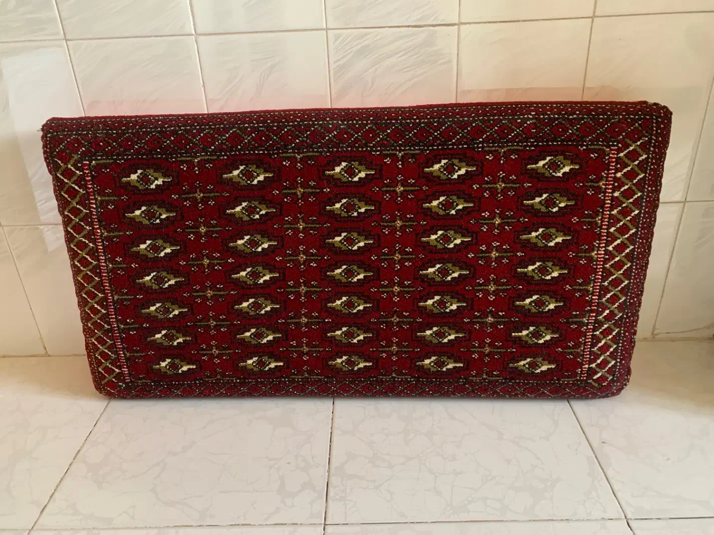 سه مخطه|پشتی|اصفهان, قلعه طبره|دیوار