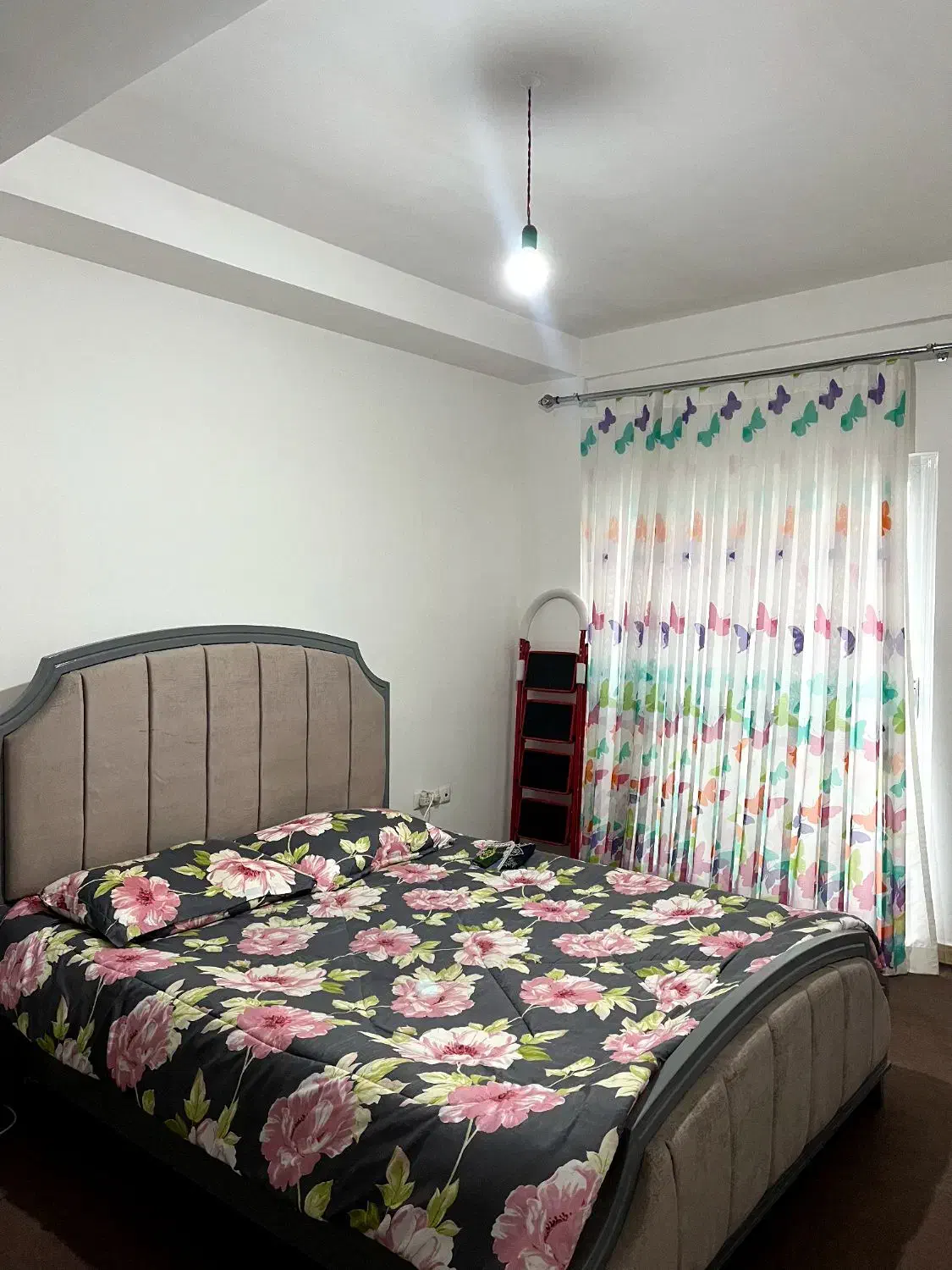 تخت دو نفره ب همراه تشک و روتختی کاملا سالم|تخت و سرویس خواب|تنکابن, |دیوار
