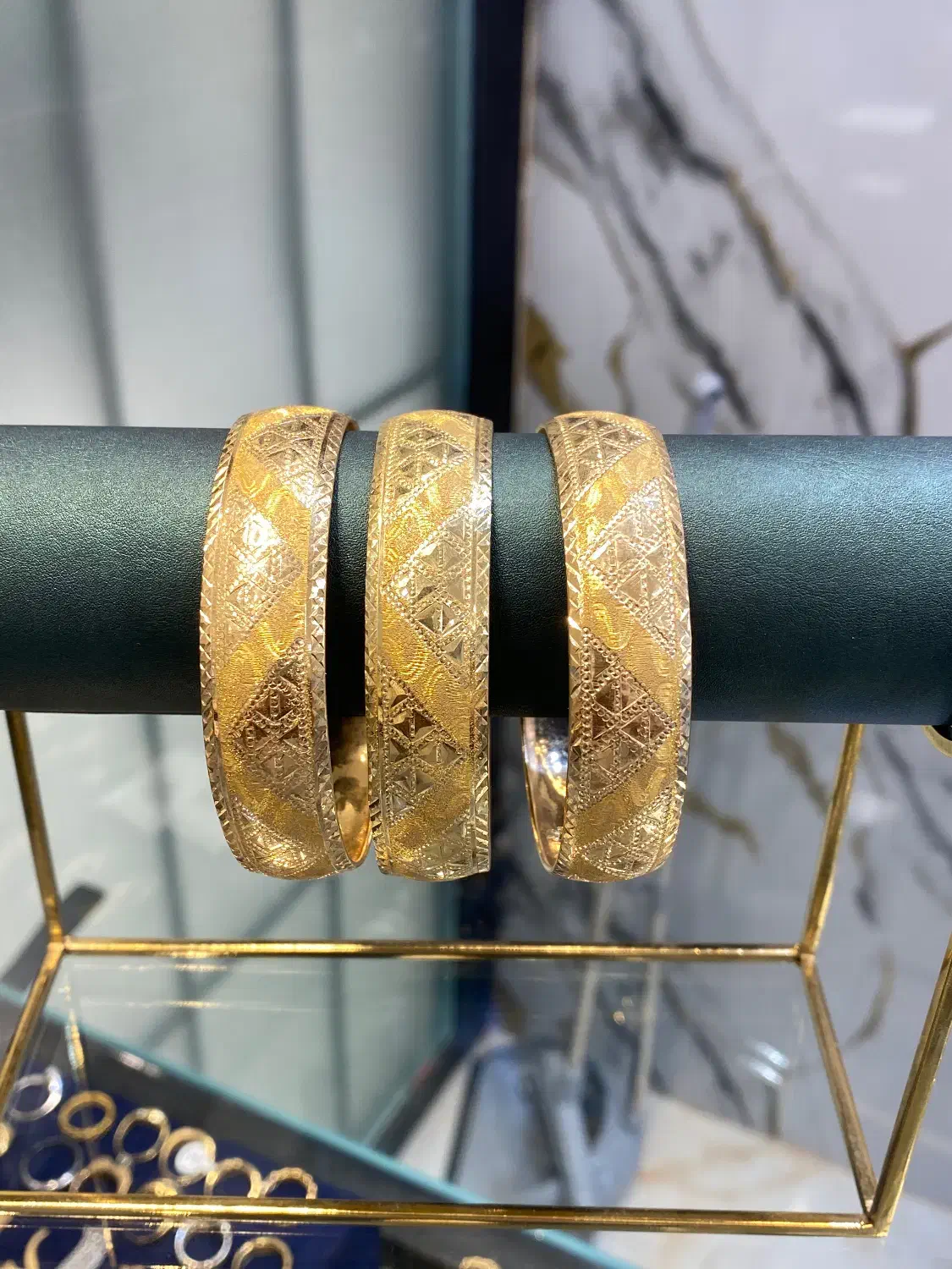 النگو ایینه ای بدون اجرت بدون مالیات|جواهرات|شیراز, شاهچراغ|دیوار