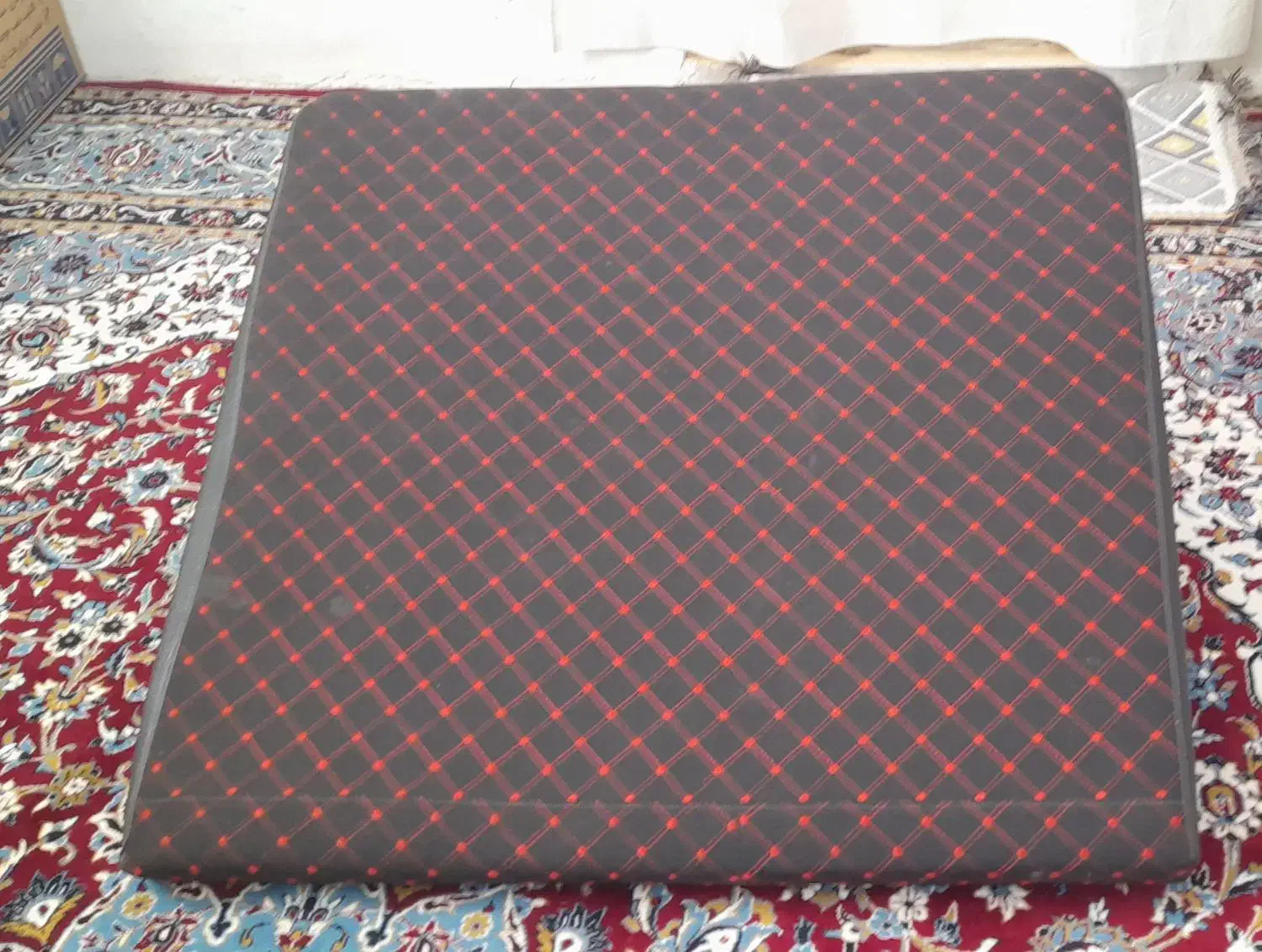 تخت ایسوزو|قطعات یدکی و لوازم جانبی|بروجرد, |دیوار