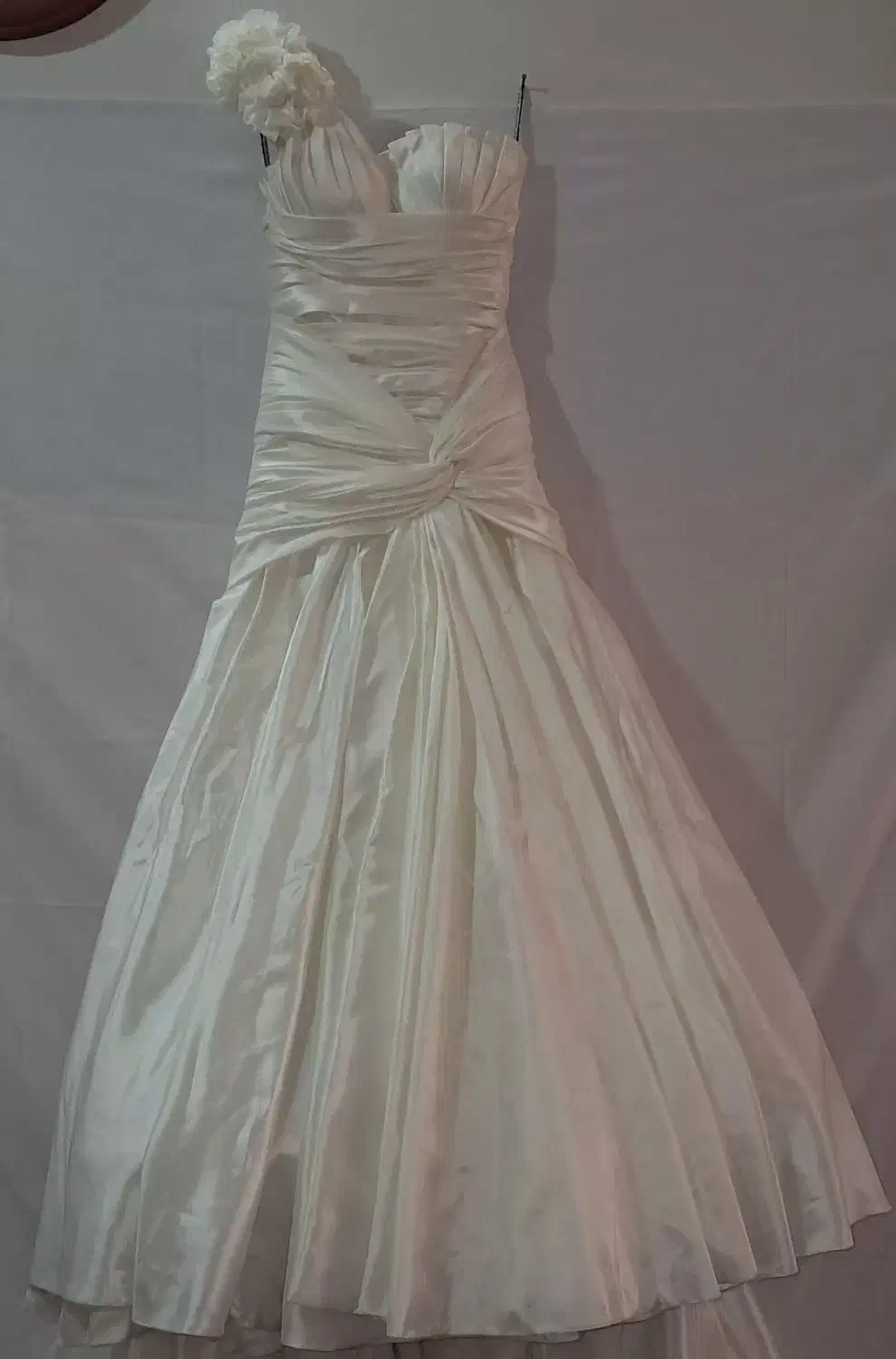 لباس عروس|لباس|قرچک, باقرآباد|دیوار