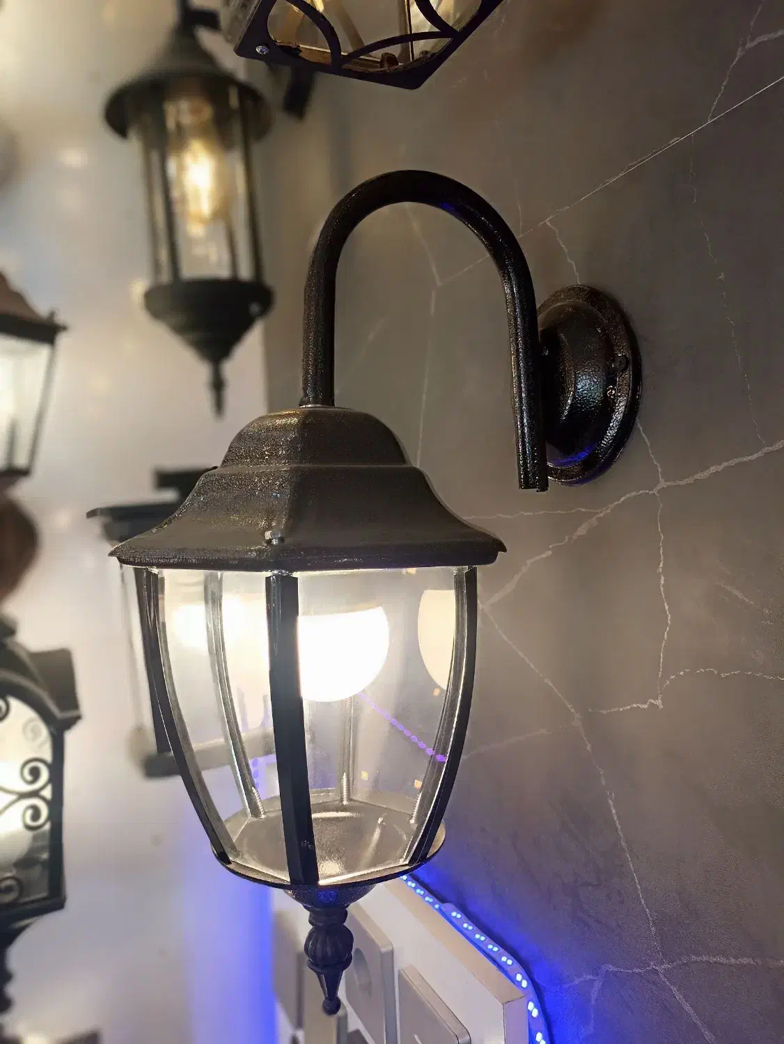 چراغ دیواری عصایی خمره ای باغی و حیاطی|لامپ و چراغ|مشهد, ده دی|دیوار