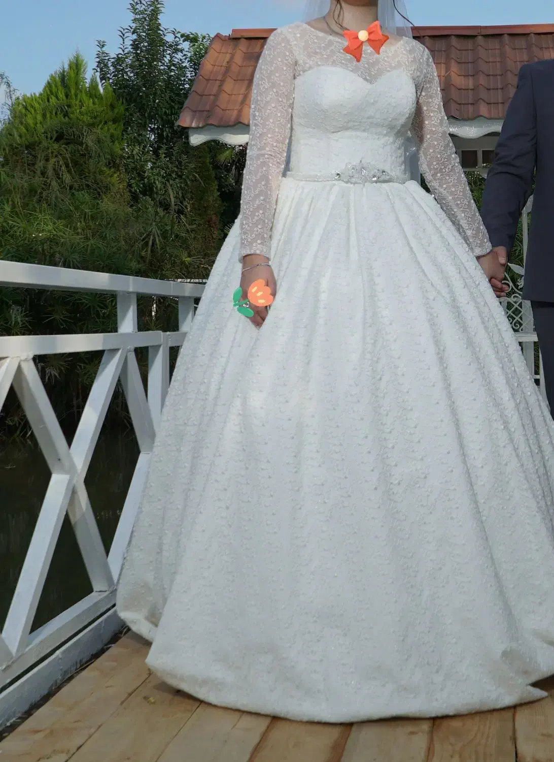 لباس عروس|لباس|رشت, فلسطین|دیوار