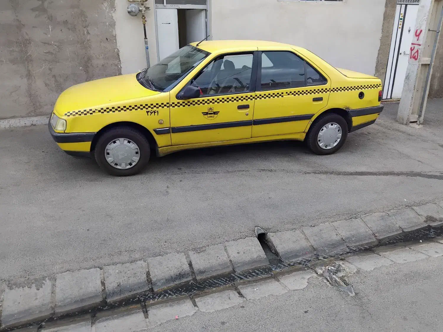 یک دستگاه خودرو روا سال تاکسی|خودرو سواری و وانت|تبریز, |دیوار