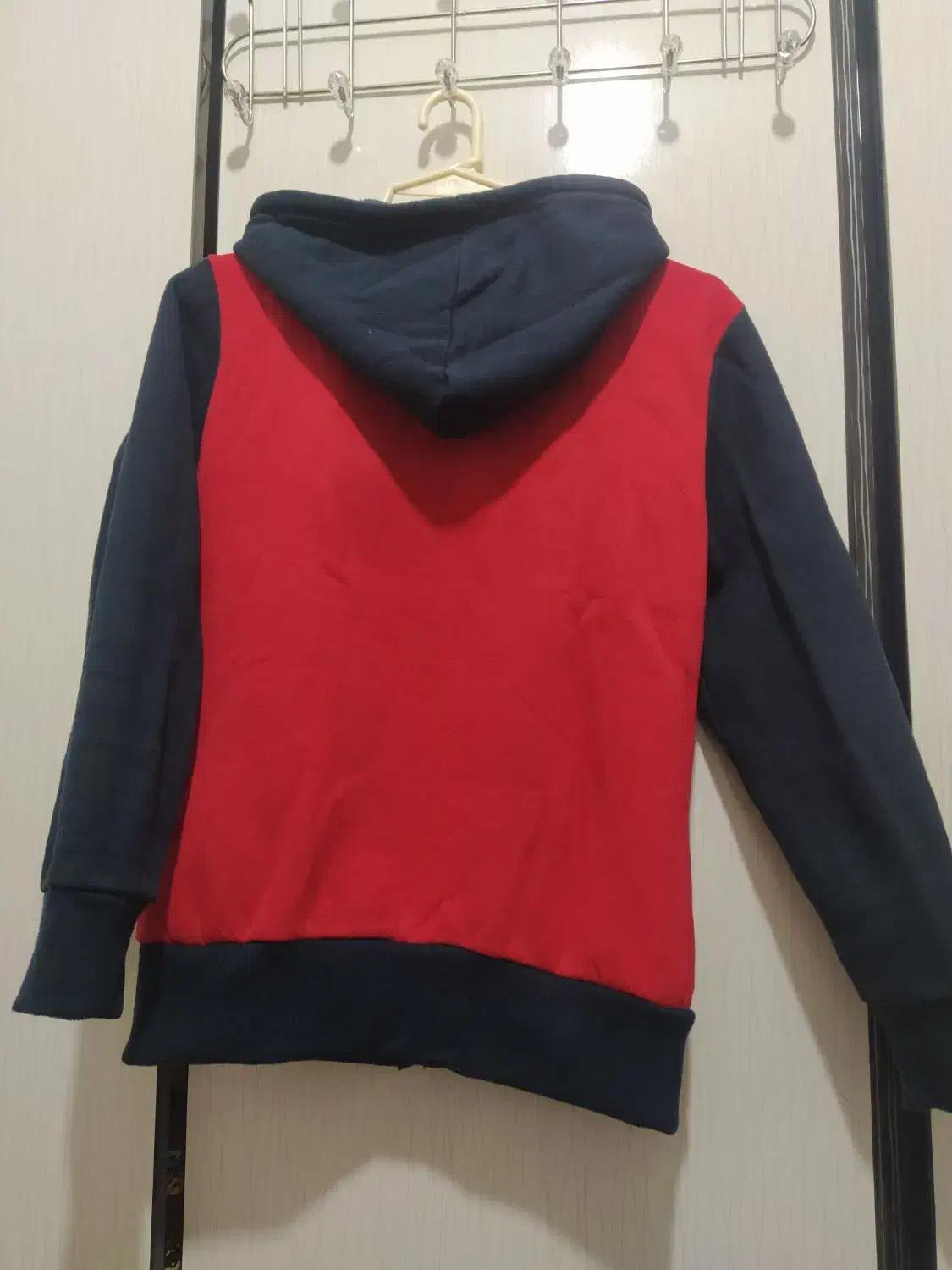 تیشرت|لباس|برخوار, |دیوار