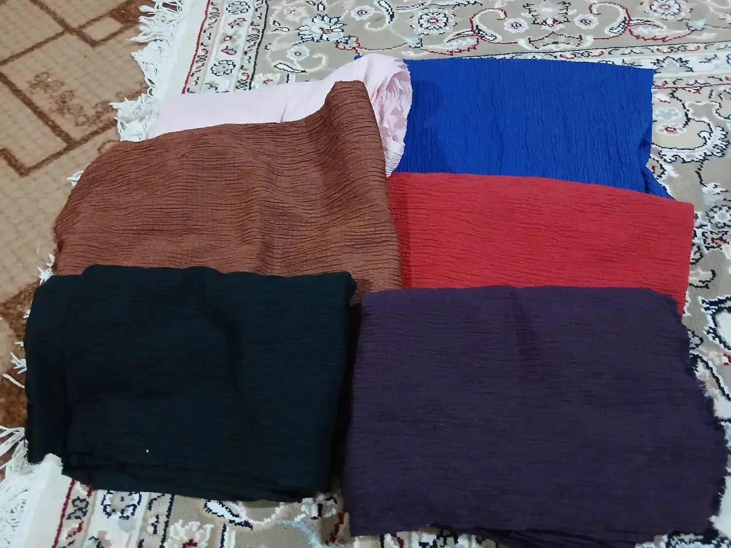 پوشاک|لباس|دالاهو, |دیوار