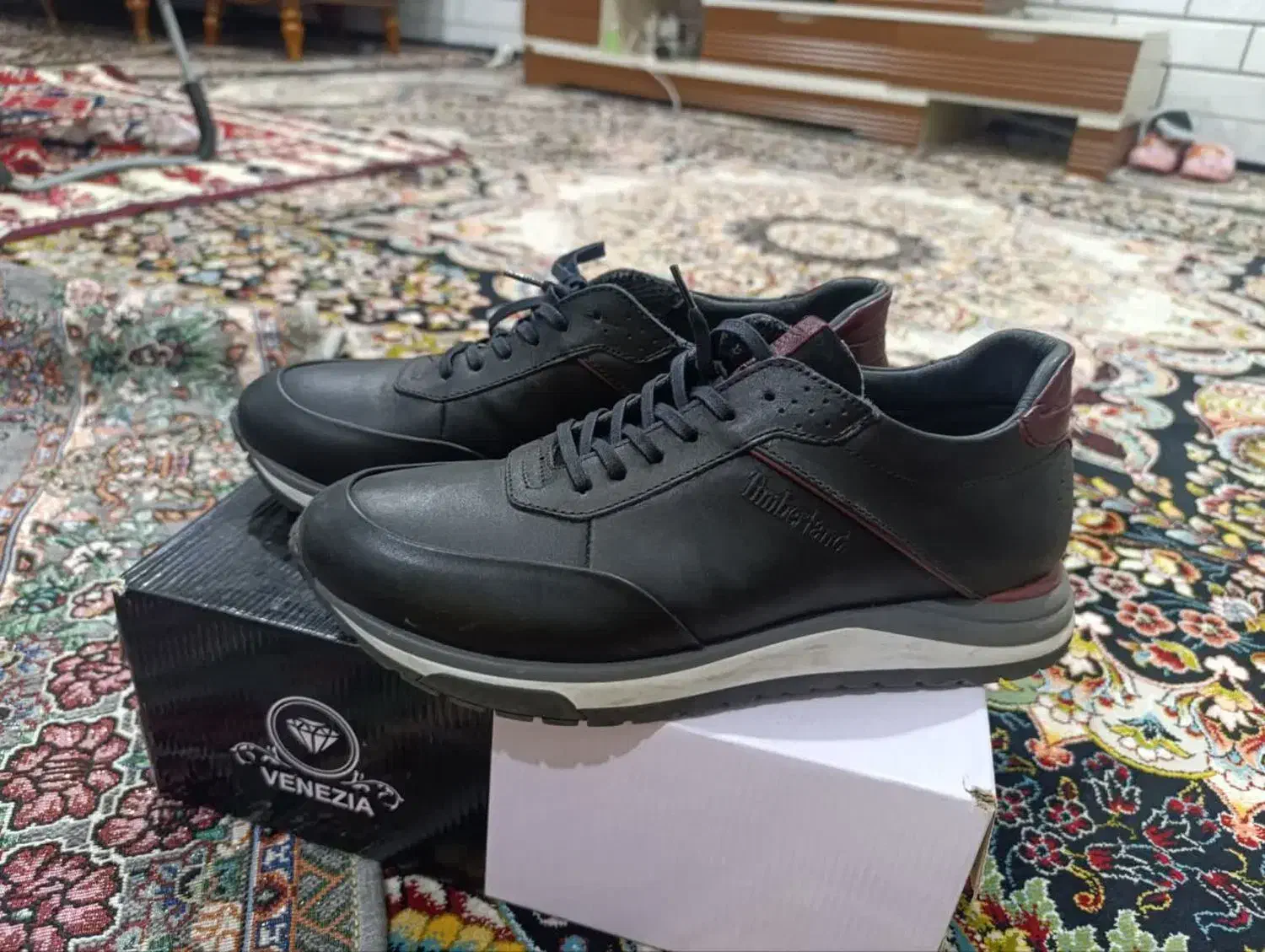 کفش|کیف، کفش، کمربند|ساوه, |دیوار