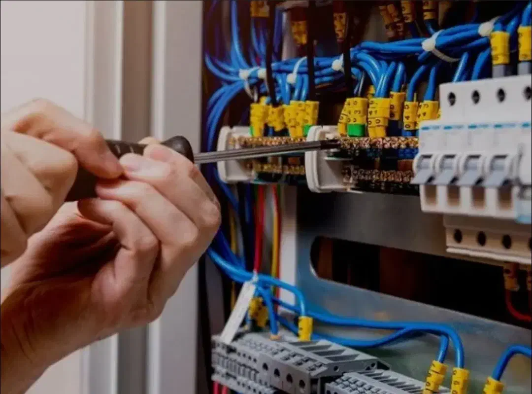 برقکار ی و لوله کشی آب وفاضلاب ساختمان|خدمات پیشه و مهارت|خاش, |دیوار