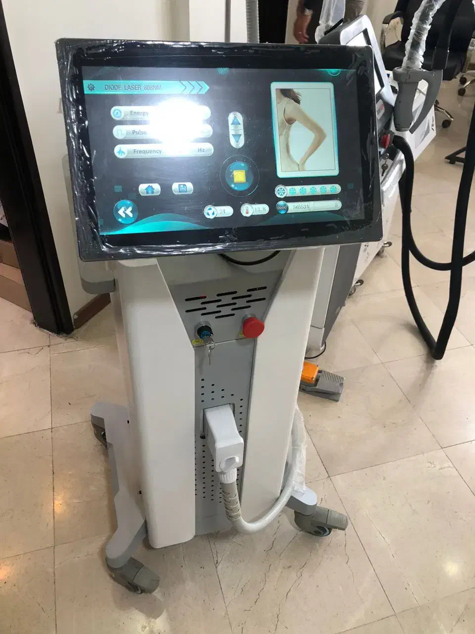 دستگاه لیزر کارکرده رادوپلاس|آرایشی، بهداشتی، درمانی|تهران, باغ فیض|دیوار