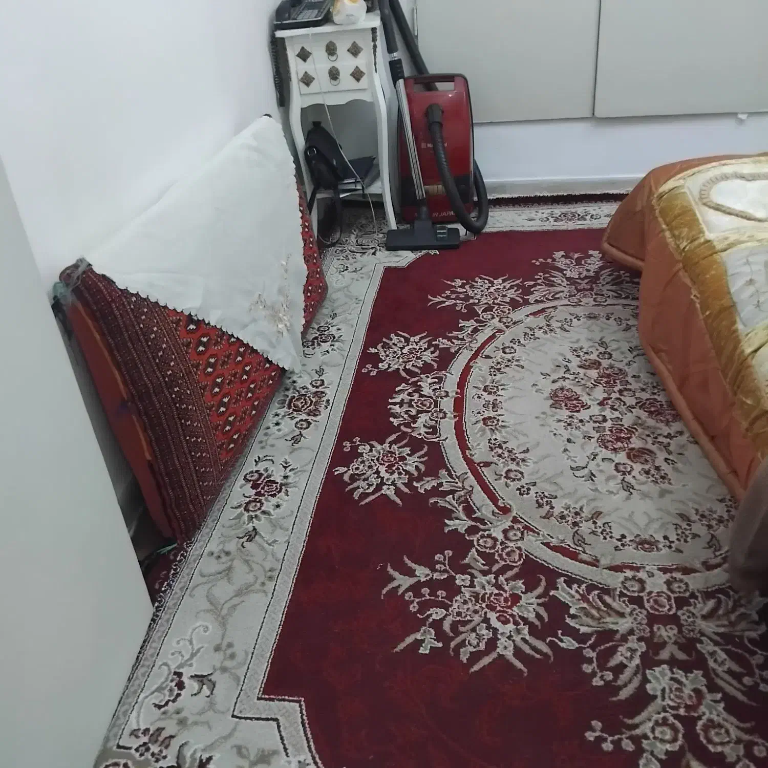 لوازم خانه|فرش|اندیشه, اندیشه فاز ۱|دیوار