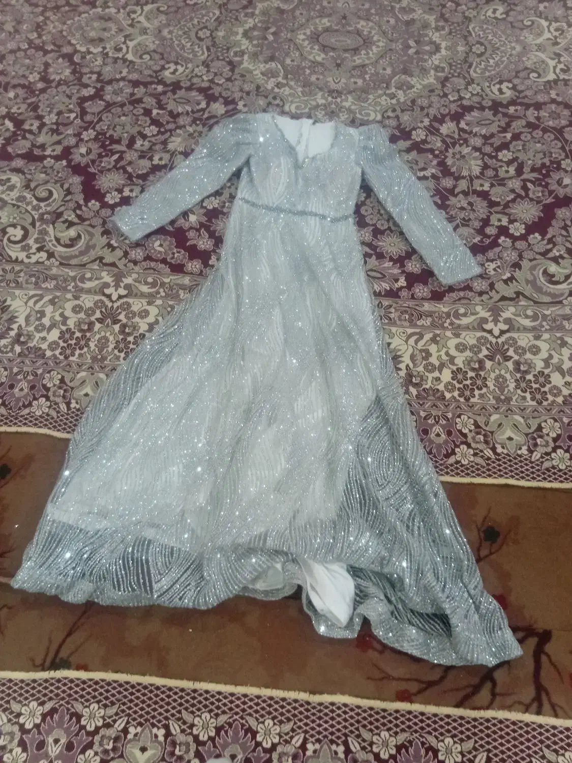 لباس مجلسی|لباس|کشکسرای, |دیوار