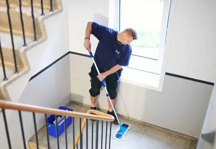 نظافت منزل و راهپله با قیمت مناسب|خدمات نظافت|تهران, استاد معین|دیوار