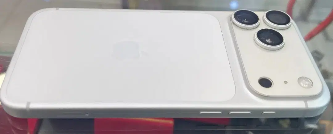 Apple 17 pro max|موبایل|زهک, |دیوار