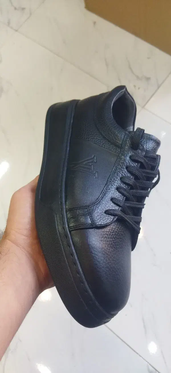 ونس تمام چرم گاوی بوفالو|کیف، کفش، کمربند|اردبیل, |دیوار