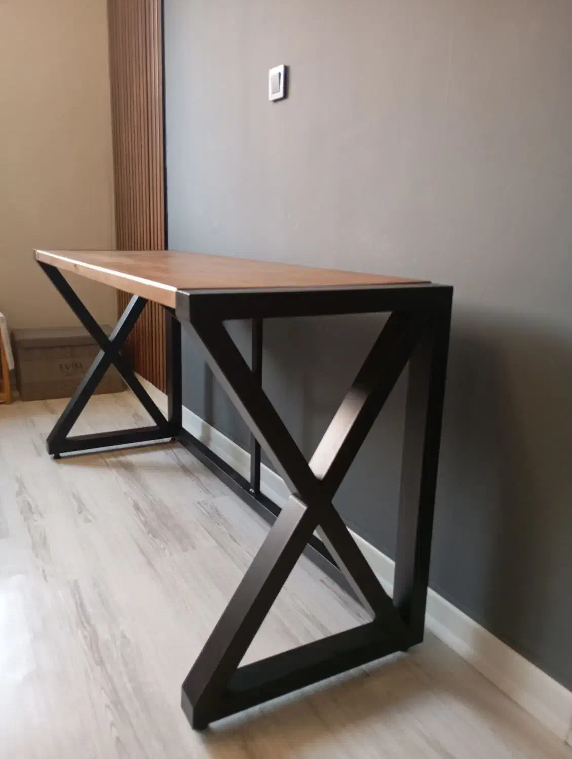 میز ترکیب چوب و فلز بسیار مینیمال و شیک|میز تحریر و کامپیوتر|شیراز, شهرک گلستان|دیوار