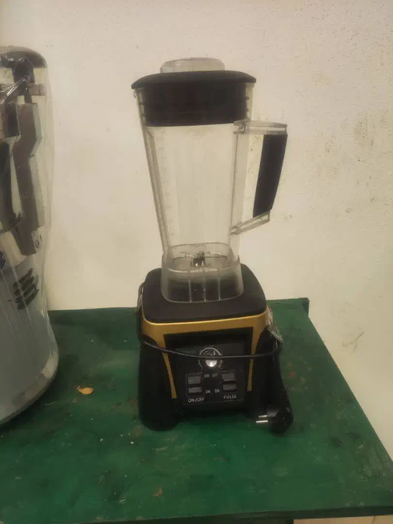 تعدادی وسایل آبمیوه و میوه فروشی|فروشگاه و مغازه|تهران, بهار|دیوار