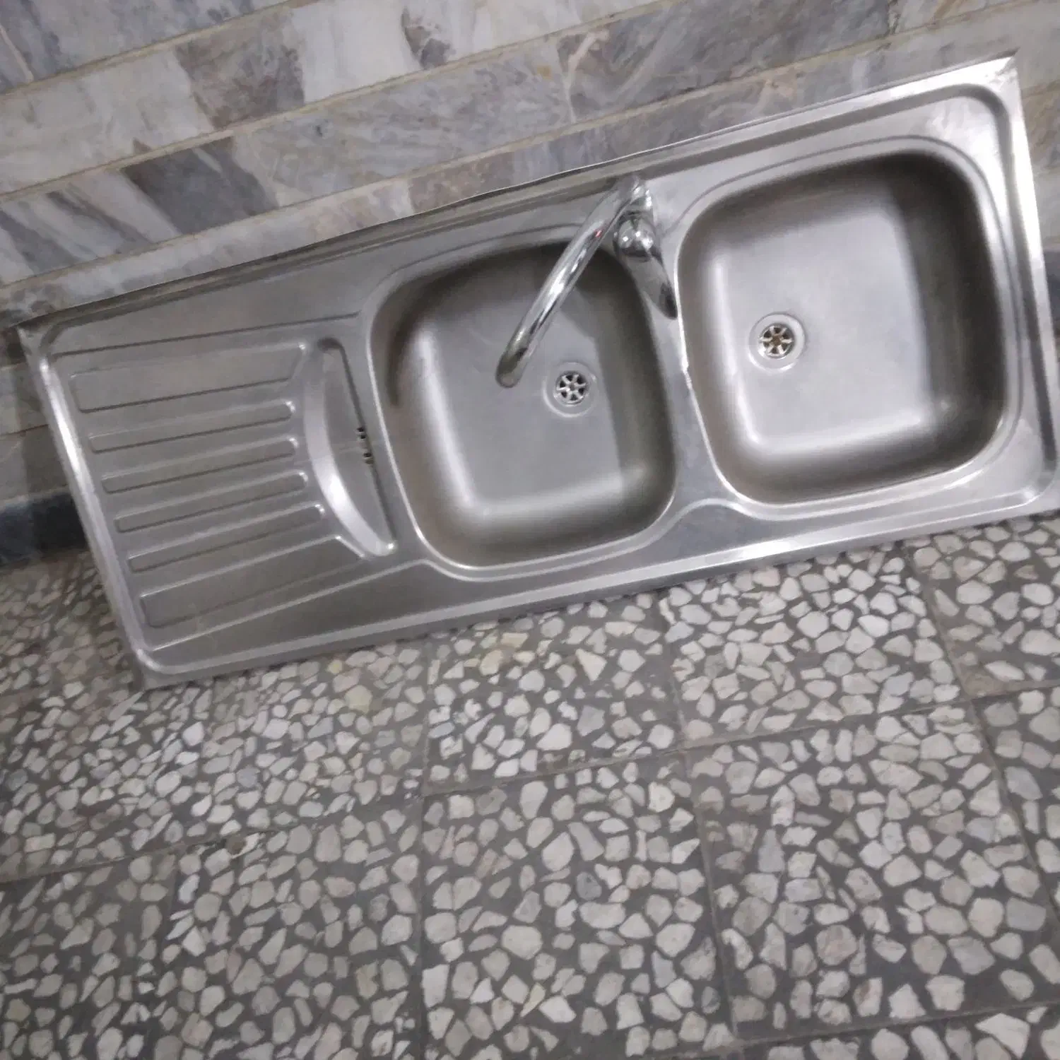 سینگ دولگنه|لوازم سرویس بهداشتی|رشت, نظری|دیوار