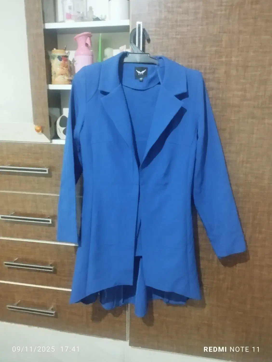 کت و شلوار زنانه|لباس|درمیان, |دیوار