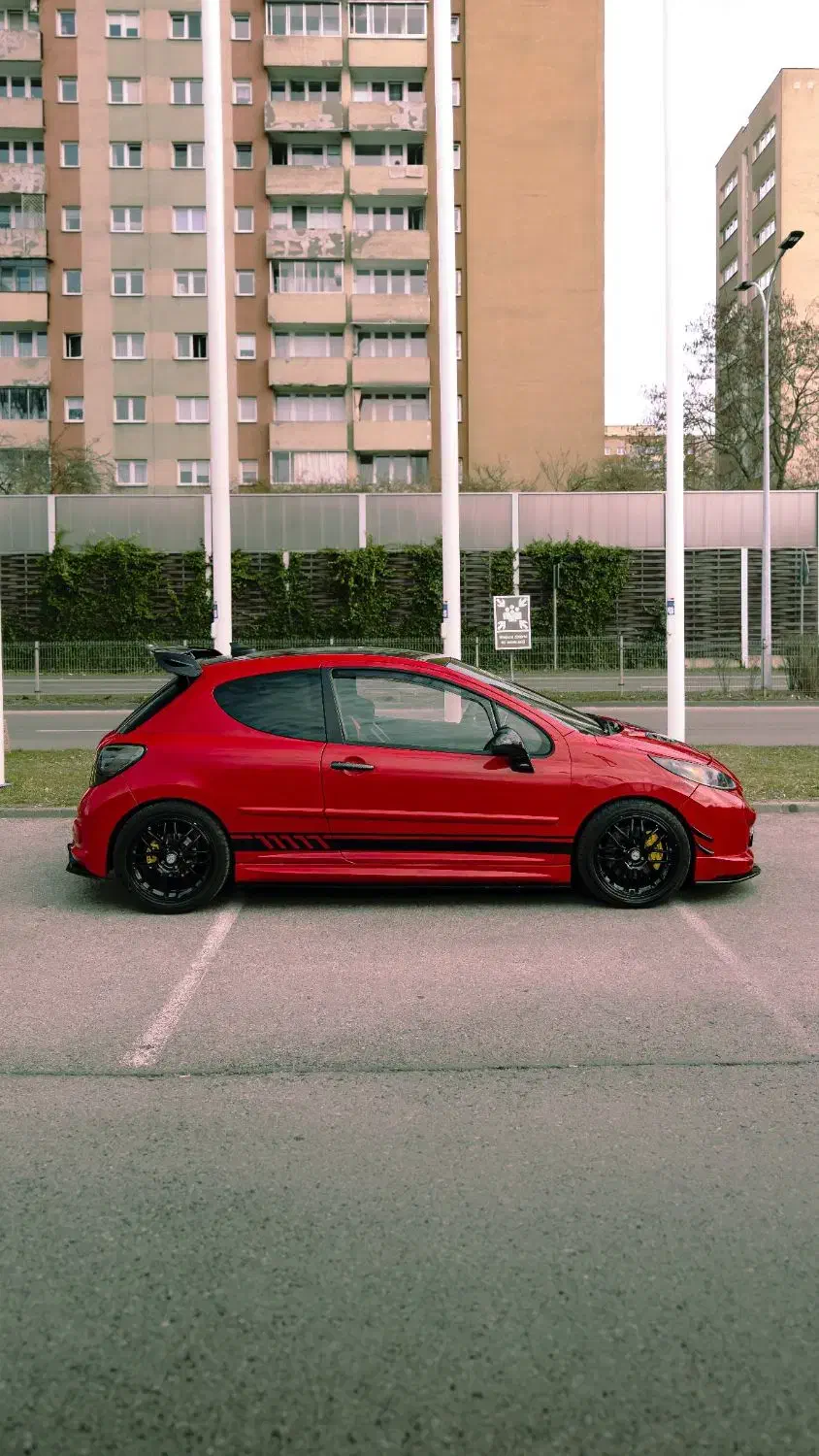 207i / معاوضه با تصادفی و خرید چپی|خودرو سواری و وانت|شیراز, جانبازان|دیوار