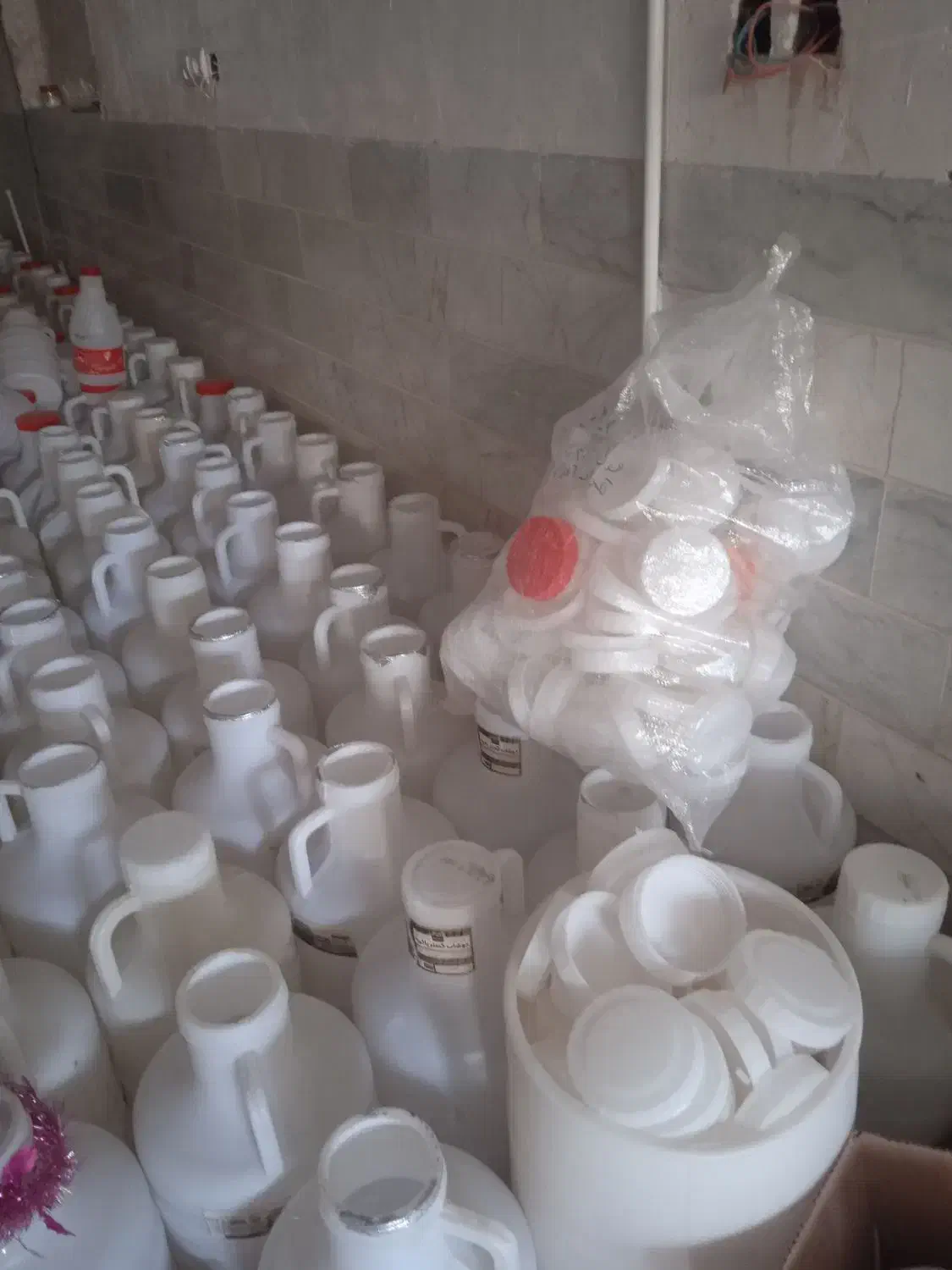 دبه ۱۵کیلویی صنعتی|ظروف نگهدارنده، پلاستیکی، یک‌بارمصرف|میبد, |دیوار