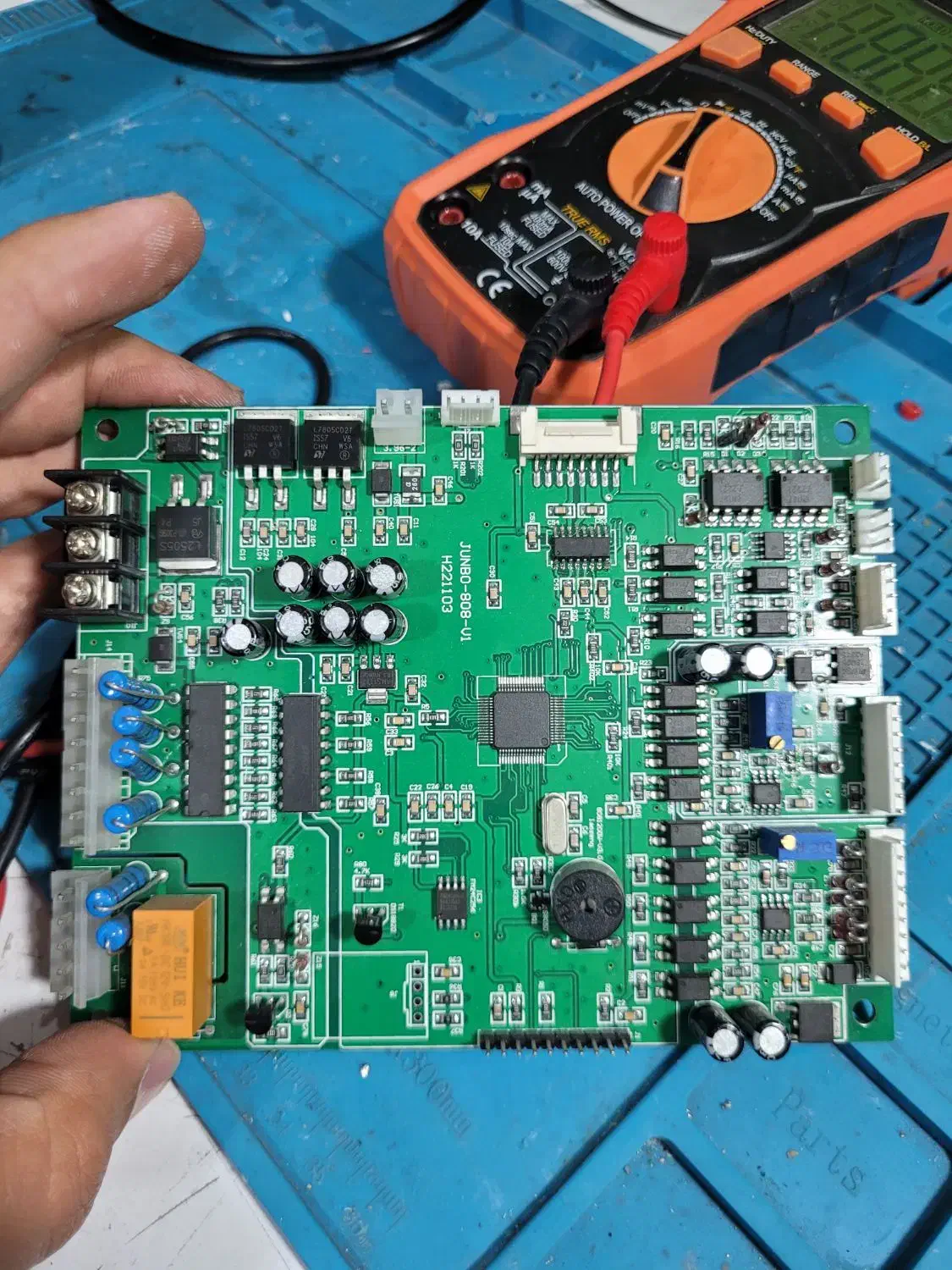 تعمیر انواع برد های الکترونیکی خانگی و صنعتی|خدمات پیشه و مهارت|کرج, گلشهر|دیوار