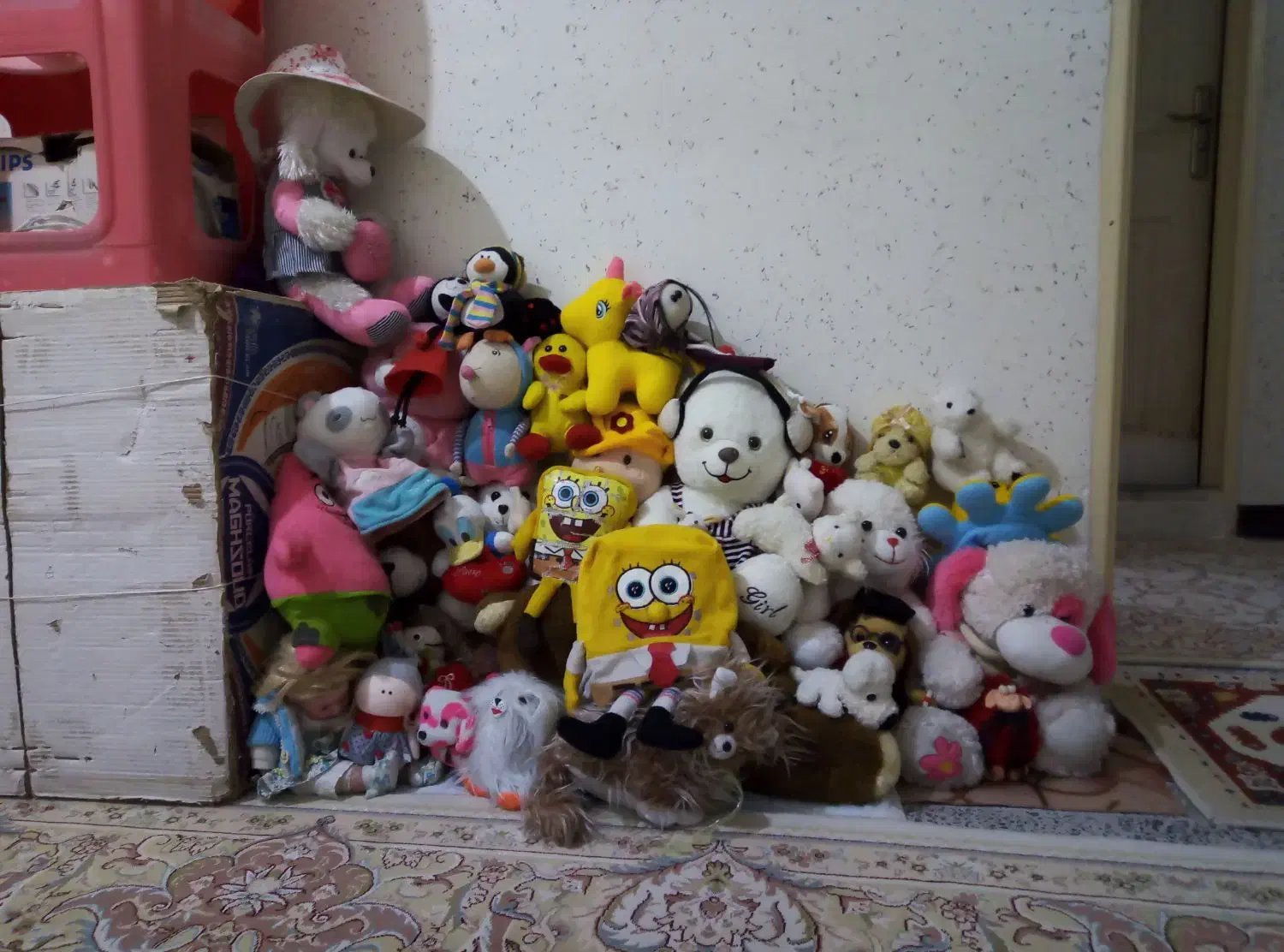 تعدادی عروسک|اسباب‌بازی بچه|شهرکرد, |دیوار