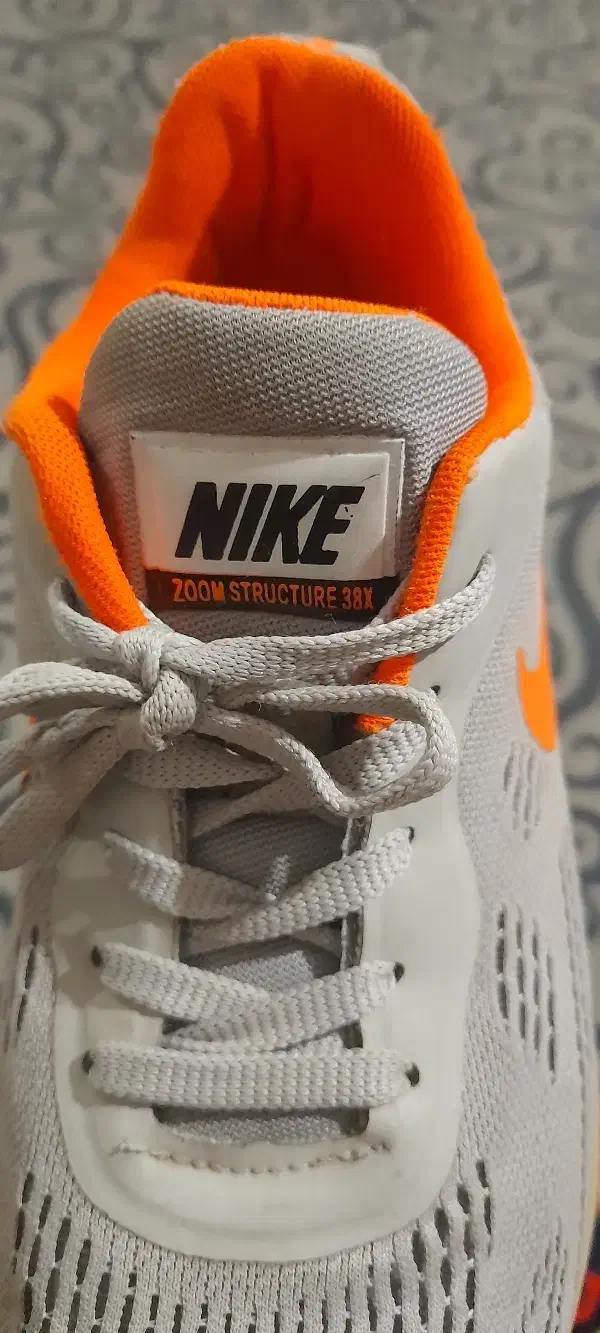 کتونی نایک|کیف، کفش، کمربند|هشتگرد, هشتگرد قدیم|دیوار