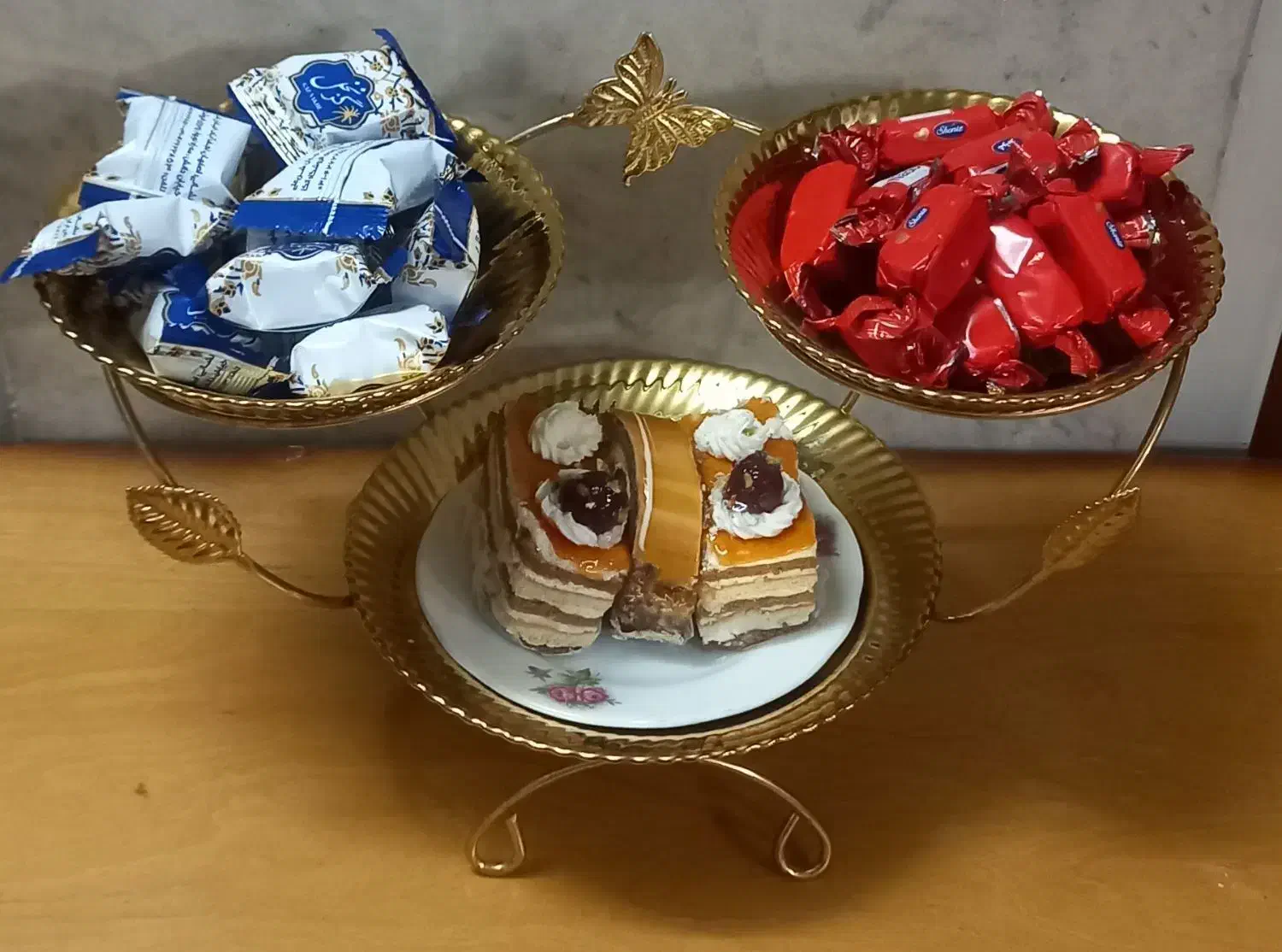 شیرینی خوری ۳ طبقه|ظروف سرو و پذیرایی|نجف‌آباد, امام خمینی|دیوار