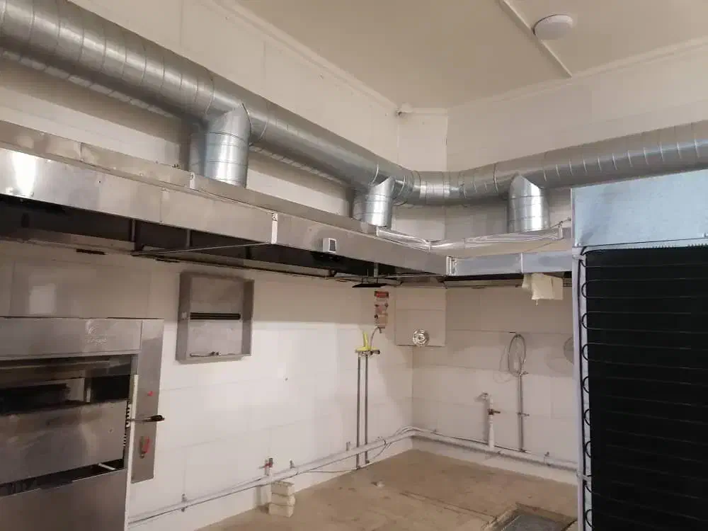 استخدام نیروی کار آقا بالای ۱۶ سال جهت نصب هود|استخدام صنعتی، فنی، مهندسی|شیراز, شهرک صنعتی|دیوار