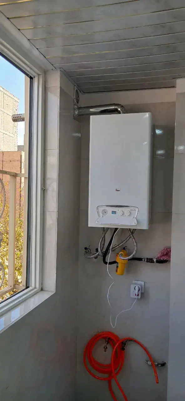 نصب اصولی انواع پکیج و رادیاتور|آبگرمکن، پکیج، شوفاژ|نسیم‌شهر, |دیوار