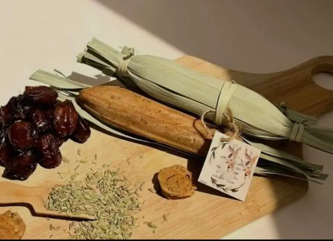 خرمای چرخ شنده  با تعم رازیانه پونه محلی مستوک..|خوردنی و آشامیدنی|میناب, |دیوار