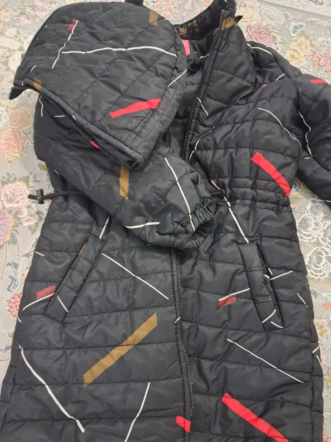 کاپشن|لباس|بروجرد, |دیوار