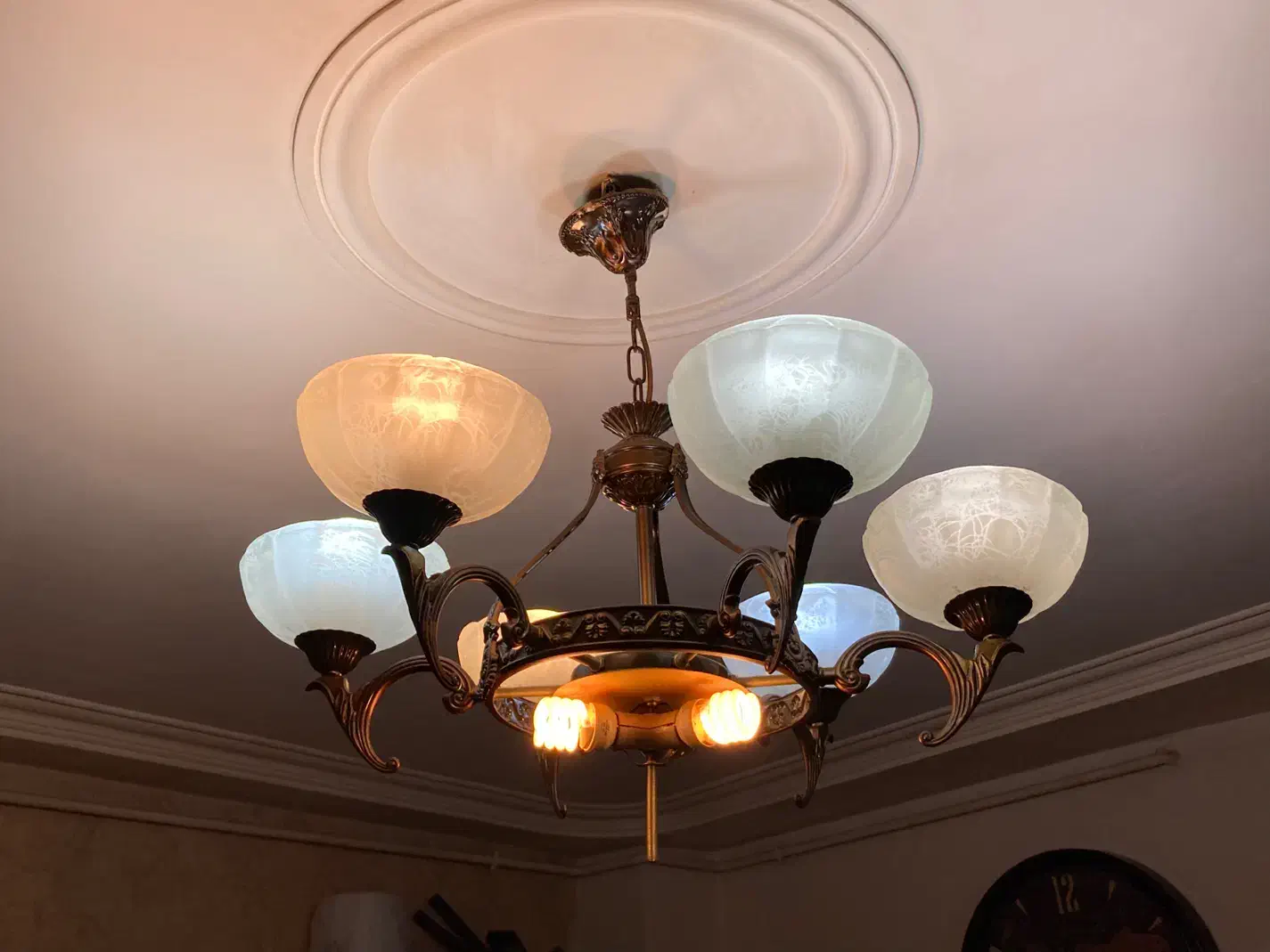 لوستر|لوستر و چراغ آویز|رشت, سیا اسطلخ|دیوار