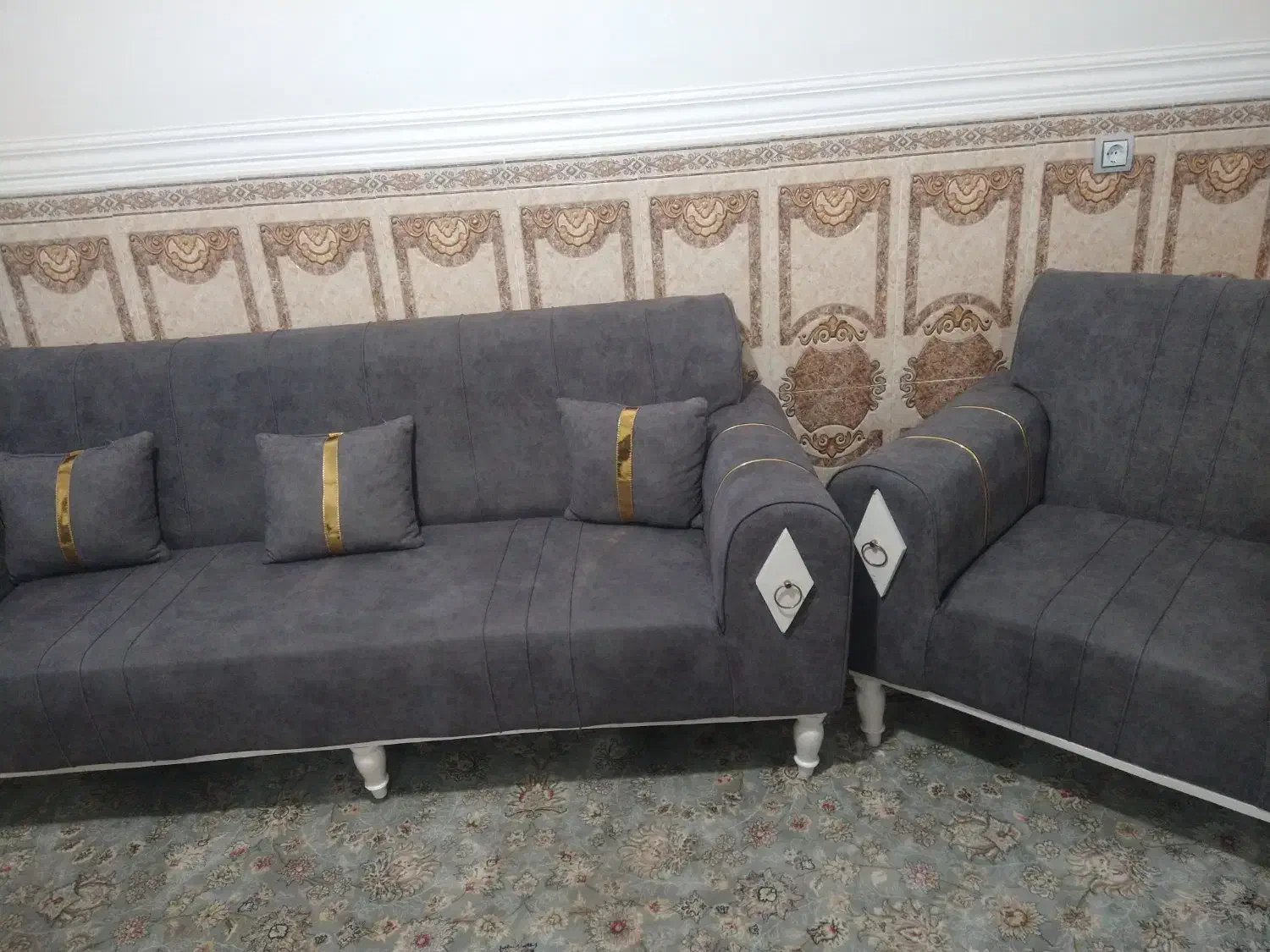 مبل هفت نفره درحدنوبفروش می رسد|مبلمان خانگی و میز عسلی|رودخانه, |دیوار