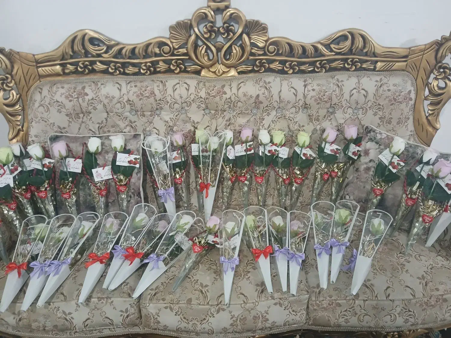 تعدادی گل به مناسبت روز مادر و روز زن|گل مصنوعی|الوند, |دیوار