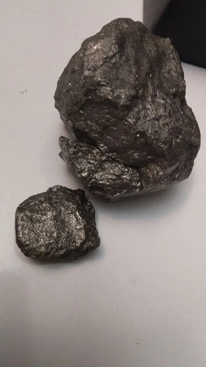 مشکوک به شهاب سنگ|جواهرات|ری, علایین|دیوار