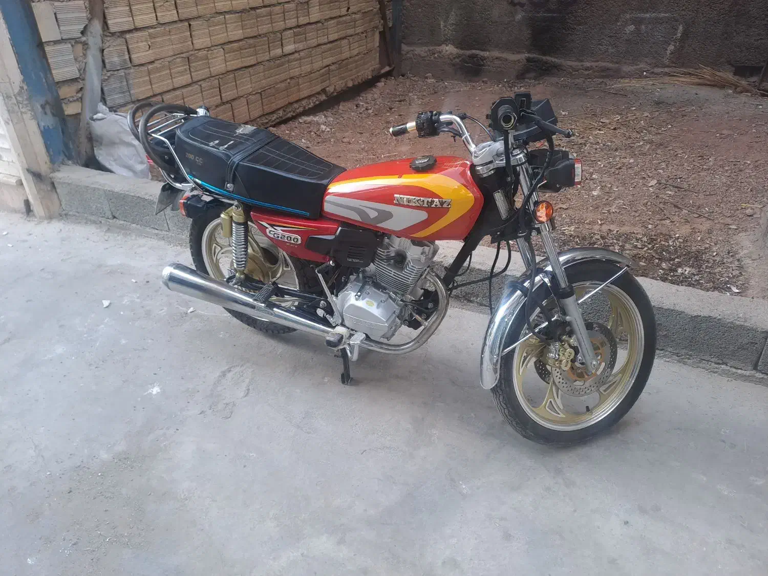 موتور ۲۵۰نیک تاز|موتورسیکلت|پرند, فاز ۶|دیوار