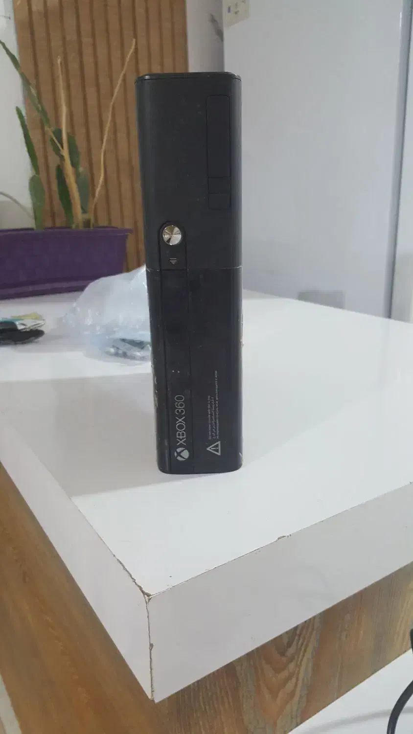 ایکس باکس ۳۶۰|کنسول، بازی ویدئویی و آنلاین|پائین جام, |دیوار