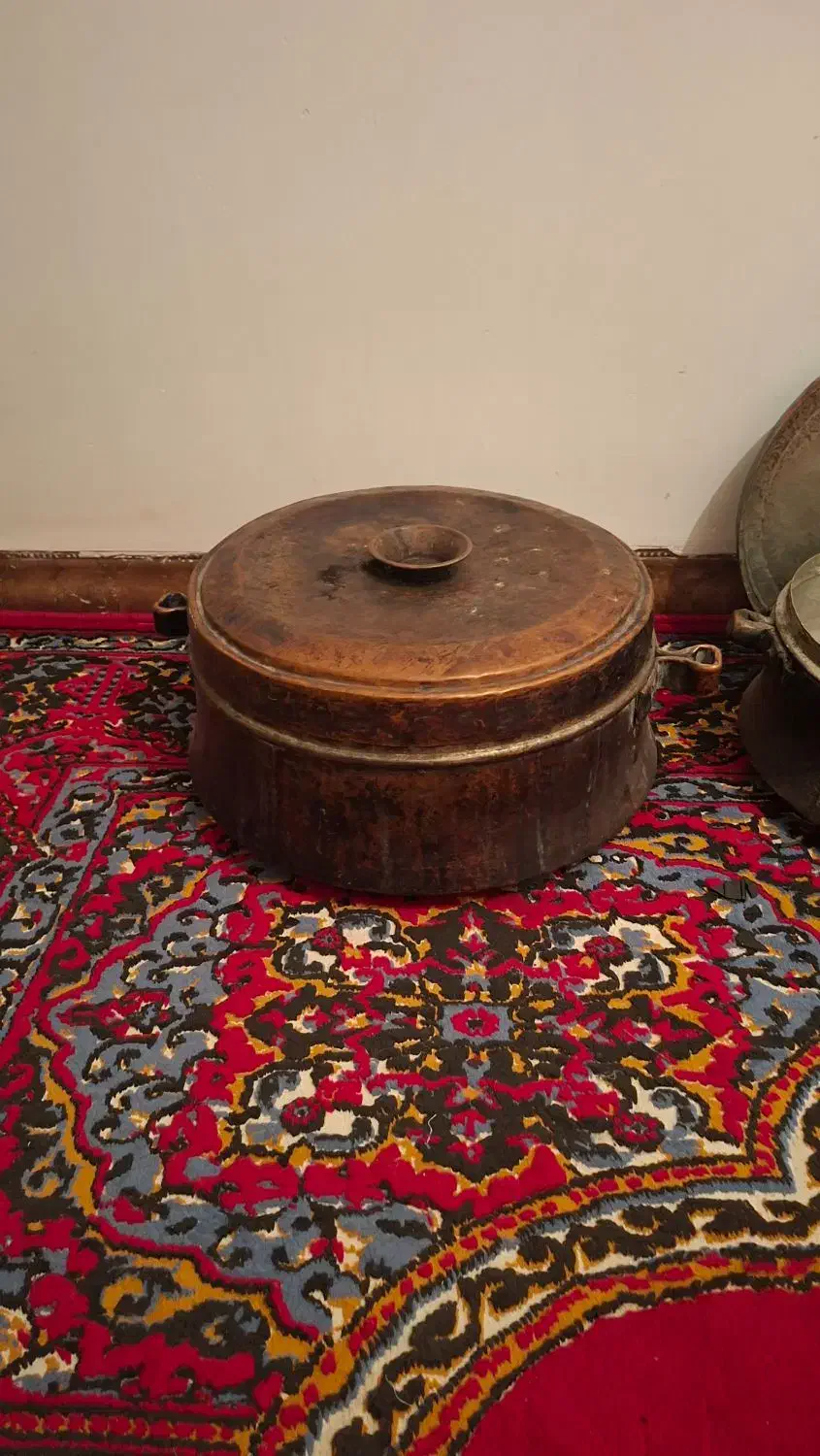 قابلمه .گلیم|کلکسیون اشیاء عتیقه|زرند, |دیوار