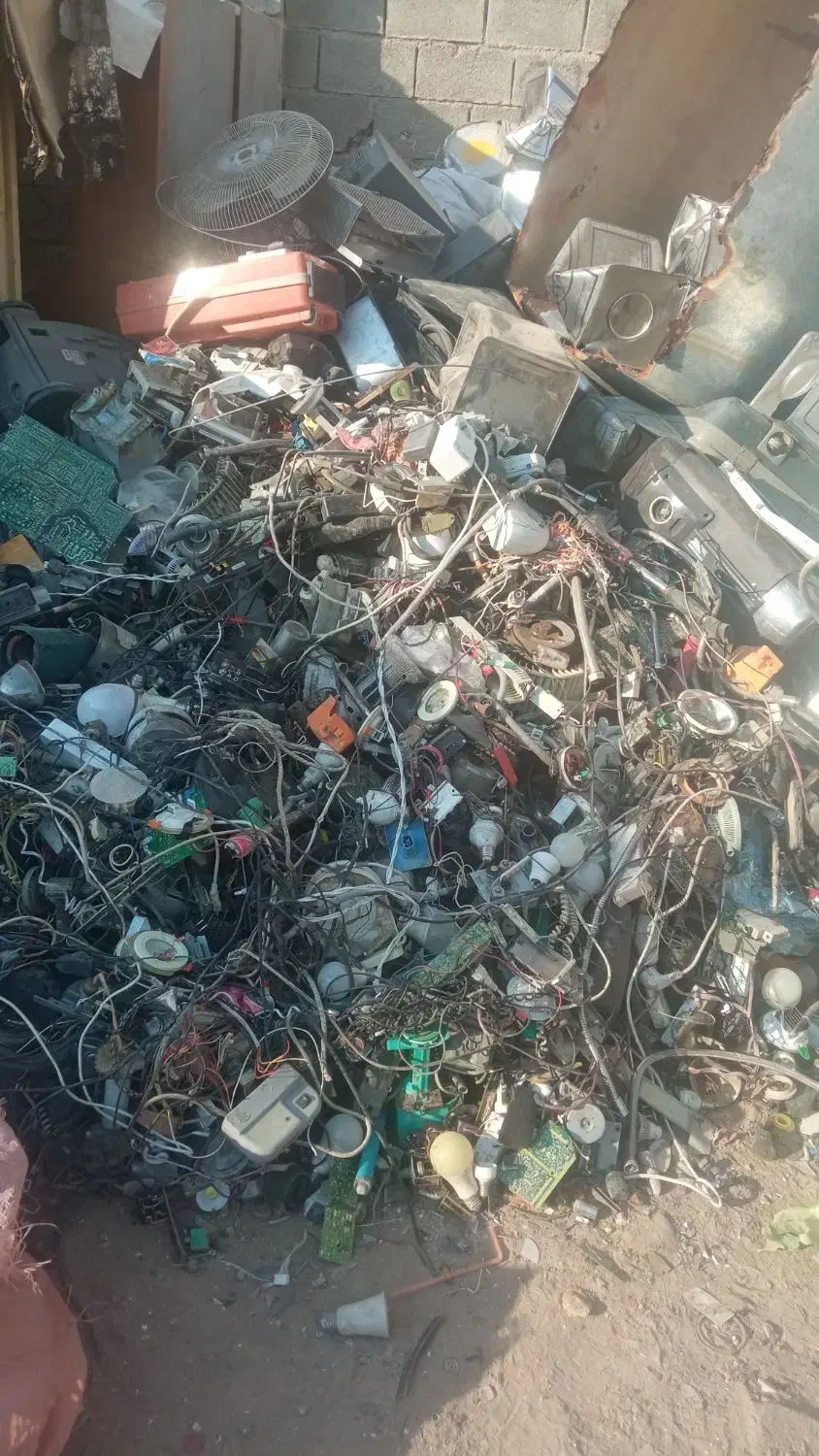 ضایعات آهن آلات و میلگرد..|عمده‌فروشی|شیراز, ستارخان|دیوار