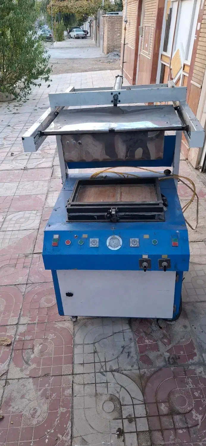 دستگاه وکیوم فرمینگ ترموفرمینگ سالم و آماده کار|ماشین‌آلات صنعتی|اصفهان, مهدیه|دیوار