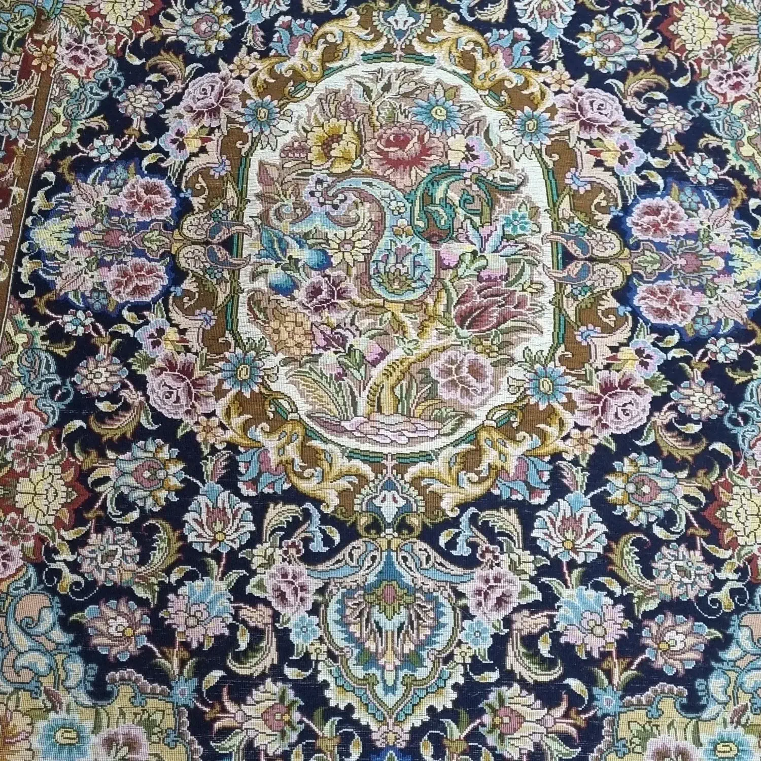 فرش سالاری ابریشم|فرش|کرمانشاه, |دیوار