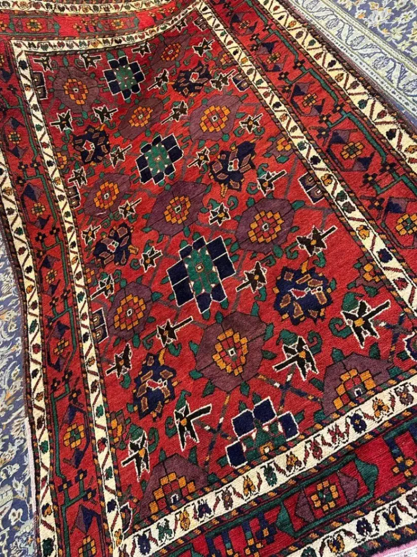 بلوچ‌۴/۵متری در۲طرح ورنگ زیبا(حراج فرش خیام)|فرش|کرج, کوی امامیه|دیوار