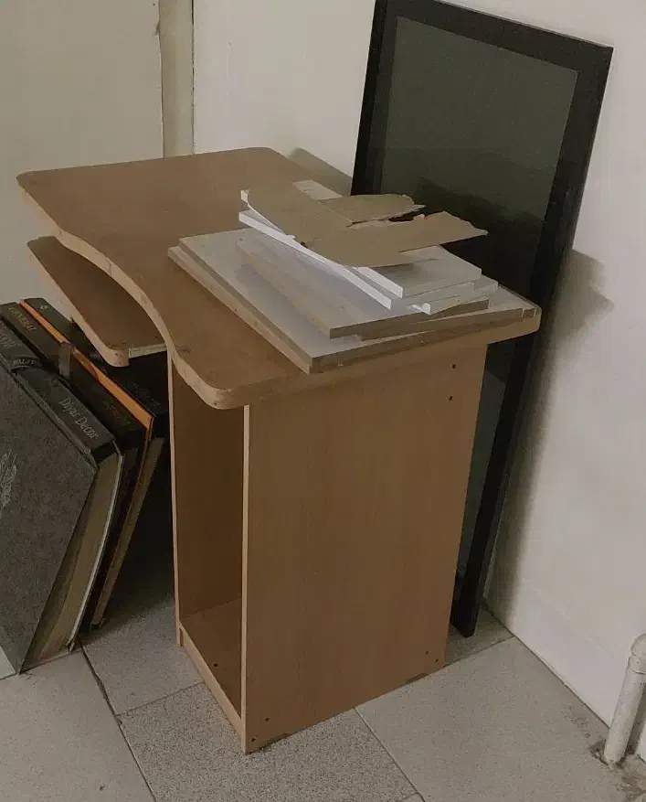 میزکامپیوتر سالم|میز تحریر و کامپیوتر|قم, باجک یک|دیوار