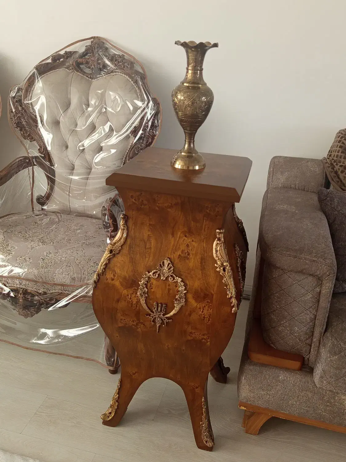 میز|میز تلفن|سلماس, |دیوار