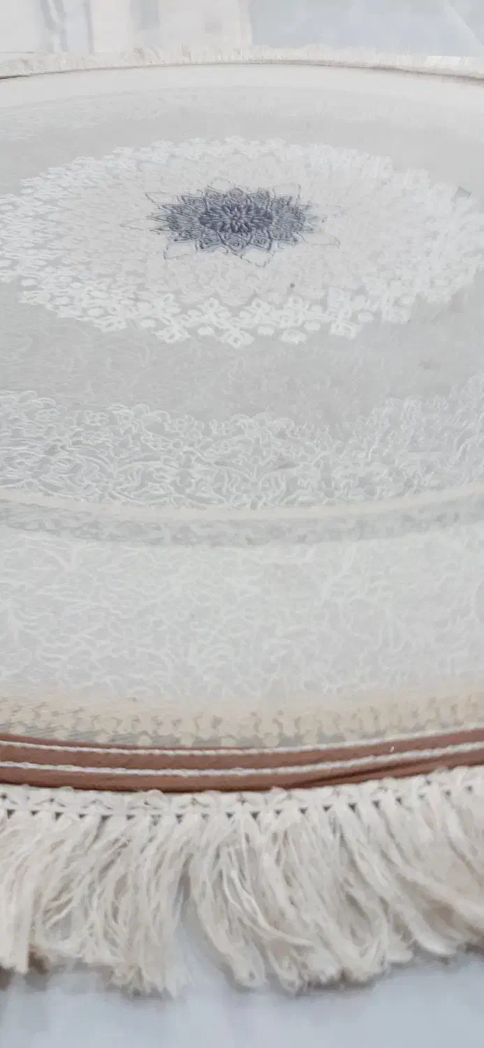 فرش گرد قطر یک متر ۱۲۰۰شانه گل برجسته|فرش|مشهد, شهید قربانی|دیوار