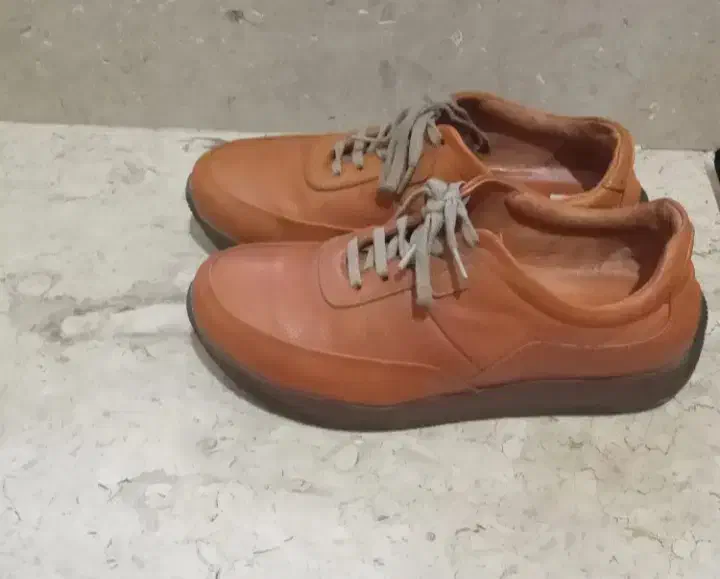 کفش کتونی چرم طبیعی|کیف، کفش، کمربند|زنجان, |دیوار