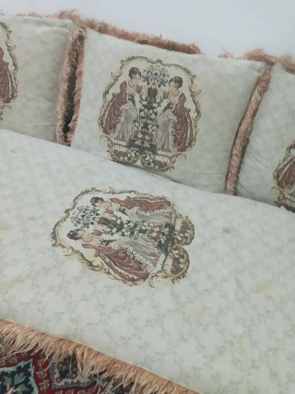 پشتی نشیمن|پشتی|اهواز, بهارستان|دیوار