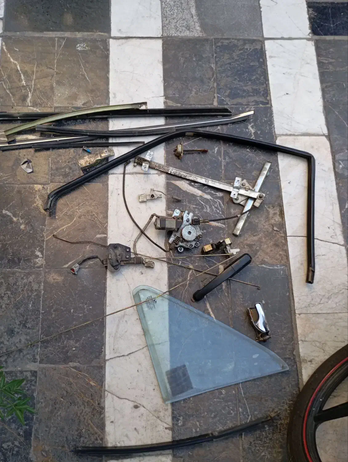 لوازم کامل درب خودرو چری ویانا|قطعات یدکی و لوازم جانبی|تهران, هاشمی|دیوار