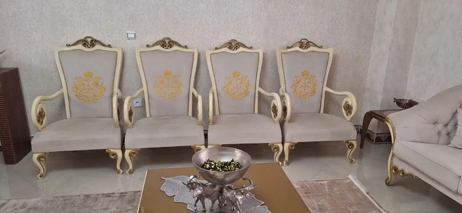 مبلمان کلاسیک طرح کویین|مبلمان خانگی و میز عسلی|آمل, |دیوار
